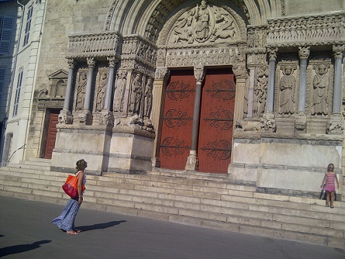 2 Catedrala din Arles